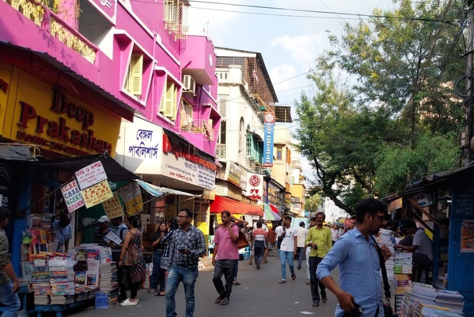 Busy-College-Street-Bookstore-3