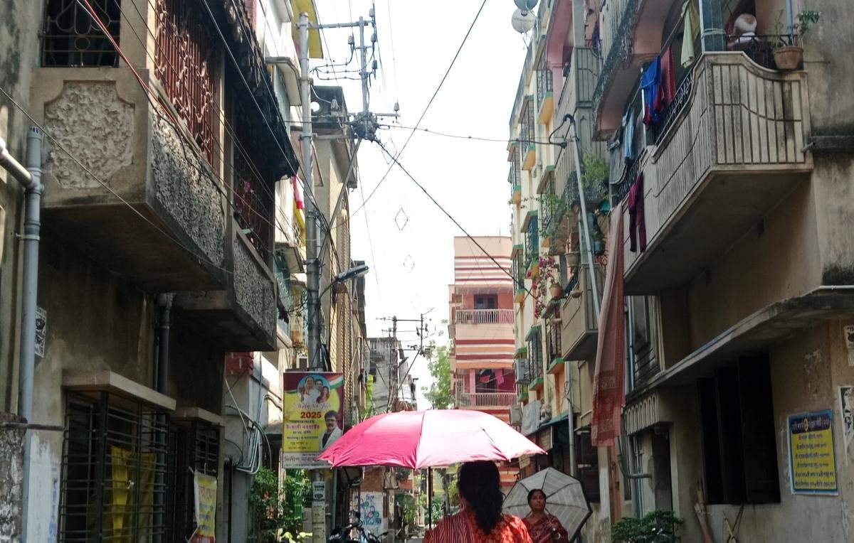 City-dwellers-exhausted-by-the-heat-2